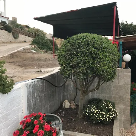 Semesterbostad Castle Sea View Parálion Ástros