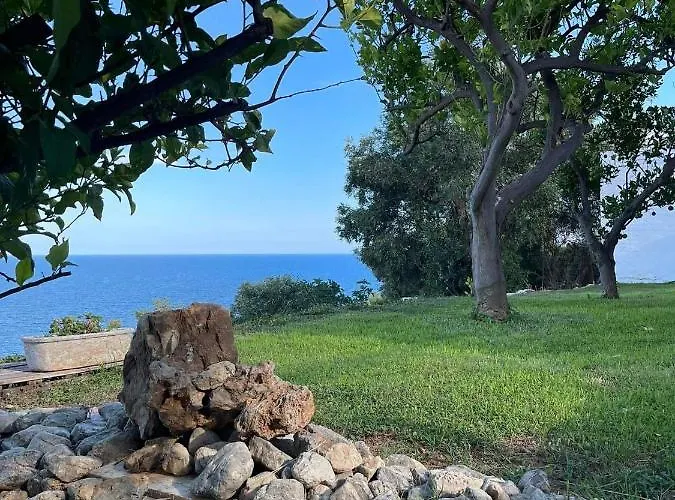 بيت للعطل Castle Sea View